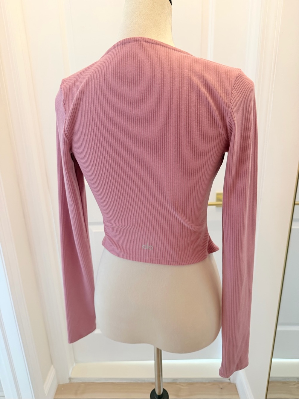 ALO SEAMLESS RIBBED JACKET MEDIUM PINK NWOT - Picture 5 of 9